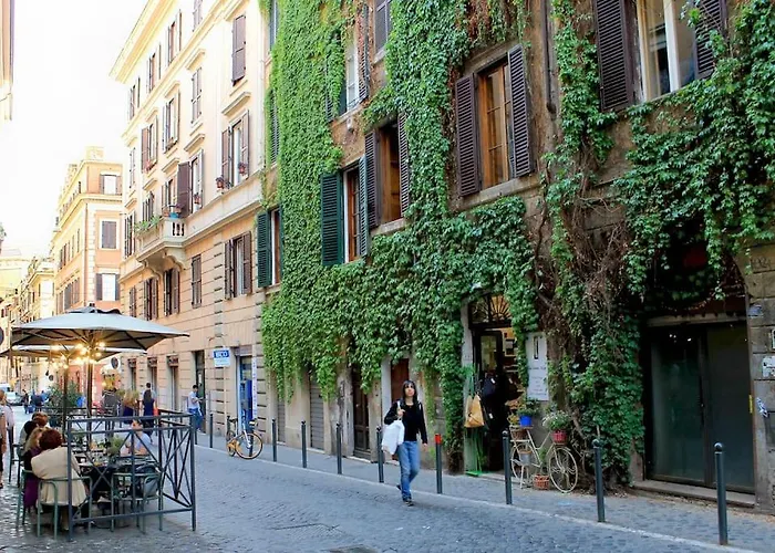 Near Colosseum By Varental 2br + 1sb *